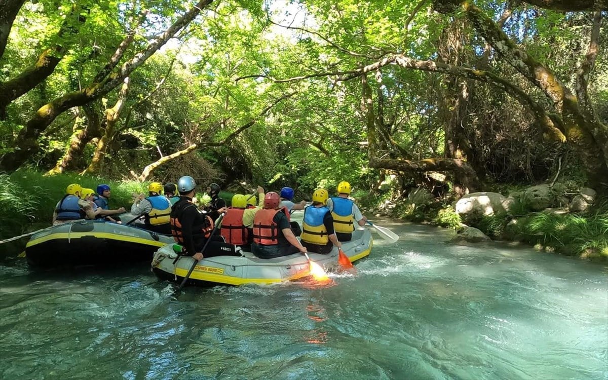 Extreme απόδραση στην Αρκαδία: Κάναμε rafting στον Λούσιο και τον Αλφειό και ραπέλ από τη Γέφυρα του Πεντοχίλιαρου