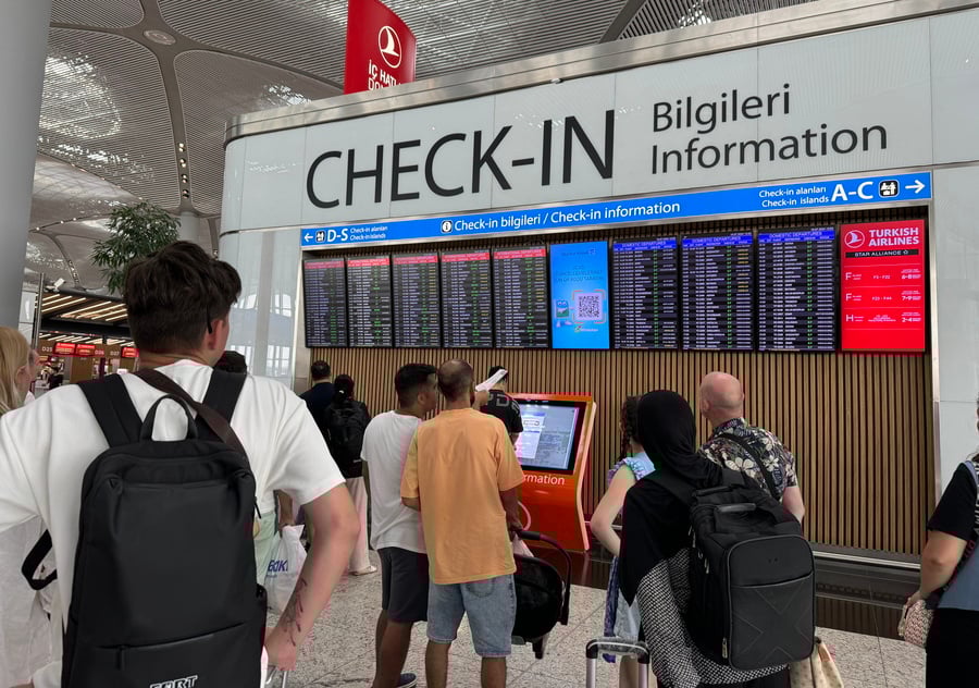 Τουρκία: Πρόστιμο 70 δολάρια για τους επιβάτες που βιάζονται να αποβιβαστούν από το αεροπλάνο