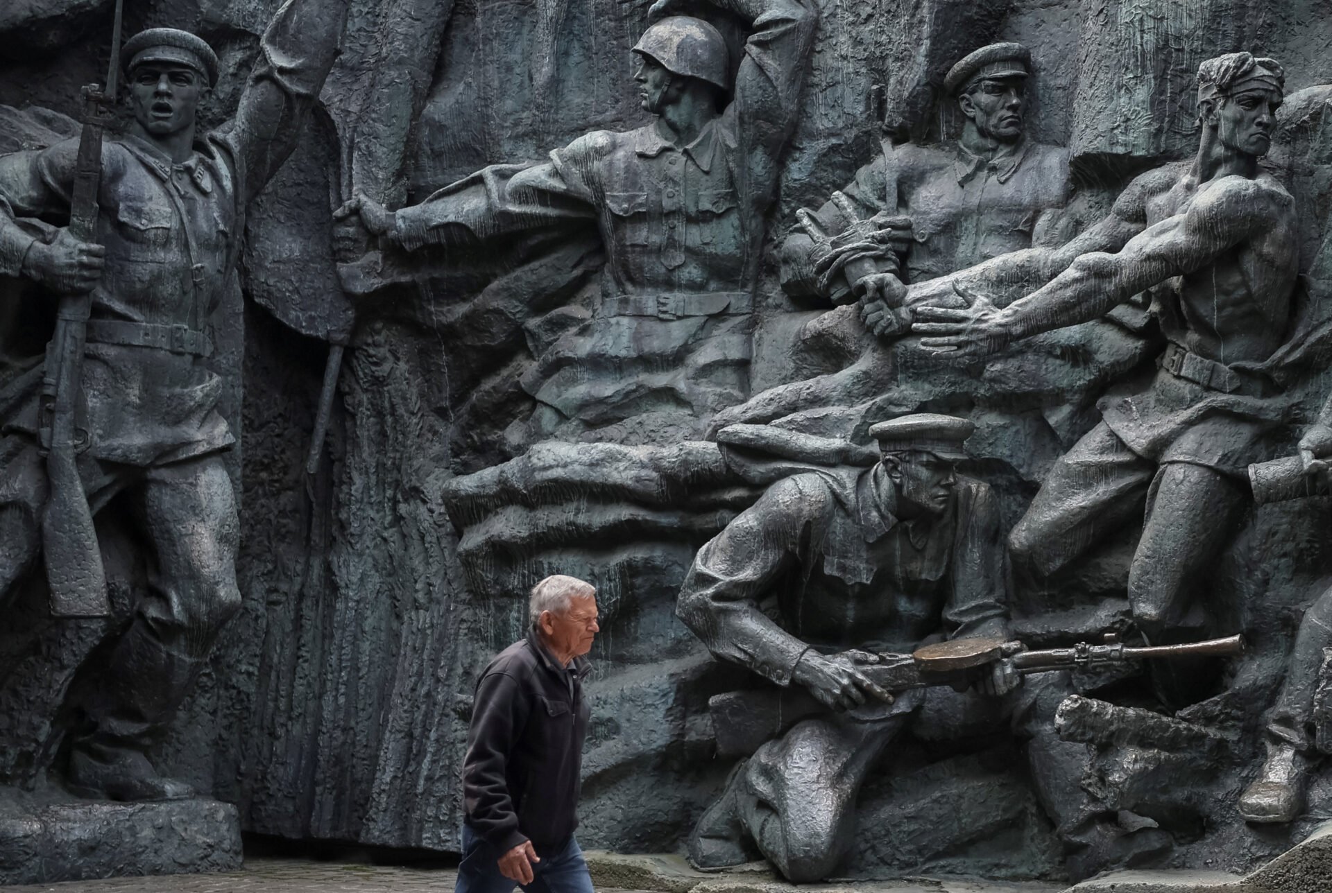 «Φάρσα» η εκεχειρία του Πούτιν, λέει ο Ουκρανός ΥΠΕΞ