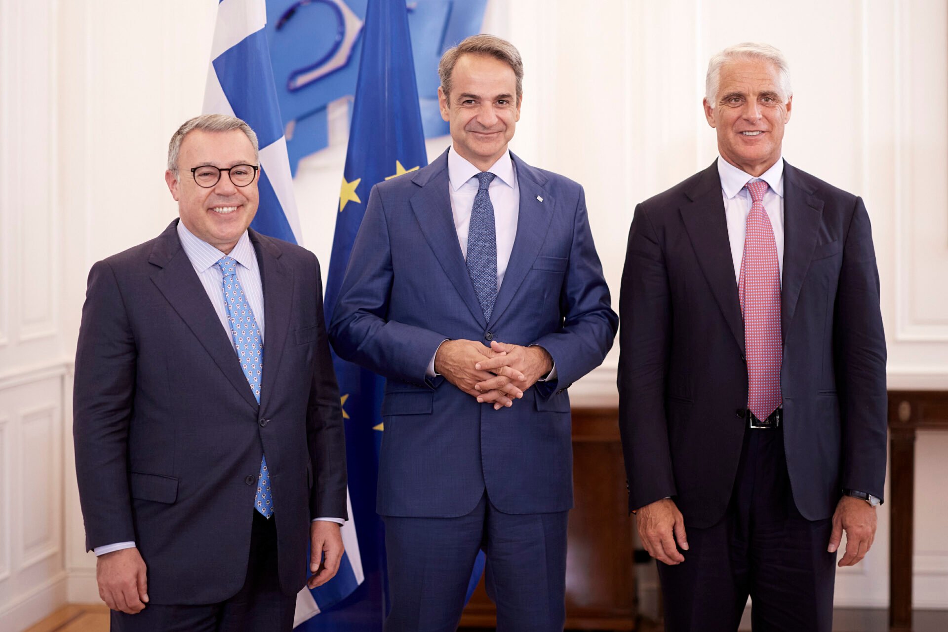 Συνάντηση του πρωθυπουργού με τους CEO της UniCredit και της Alpha Bank