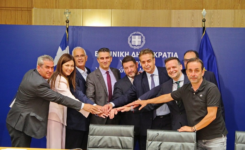 Σχολικό συγκρότημα Γκράβας: «Έπεσαν» οι υπογραφές στη σύμβαση για ενεργειακή αναβάθμιση
