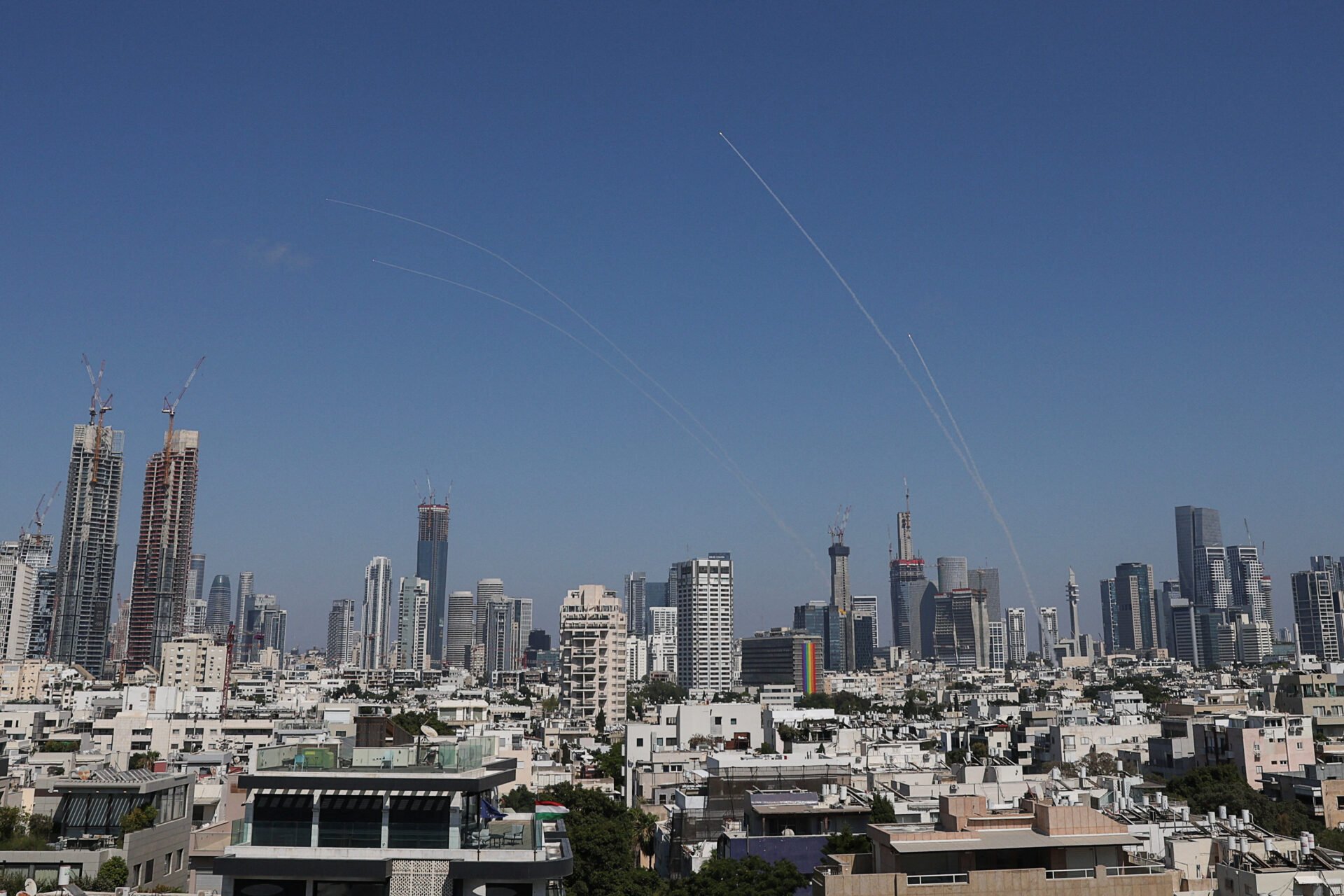 IDF: Περίπου 25 πύραυλοι εκτοξεύτηκαν στο τελευταίο μπαράζ επιθέσεων του Ιράν