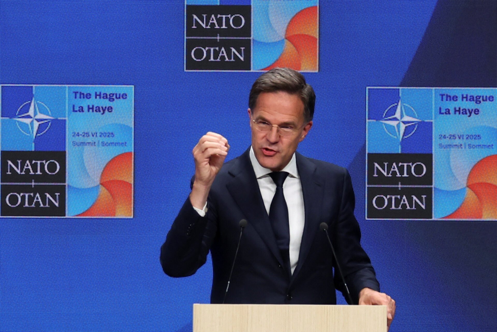 Νέοι ύμνοι Ρούτε για Τραμπ: Είναι άνθρωπος της ισχύος και της ειρήνης