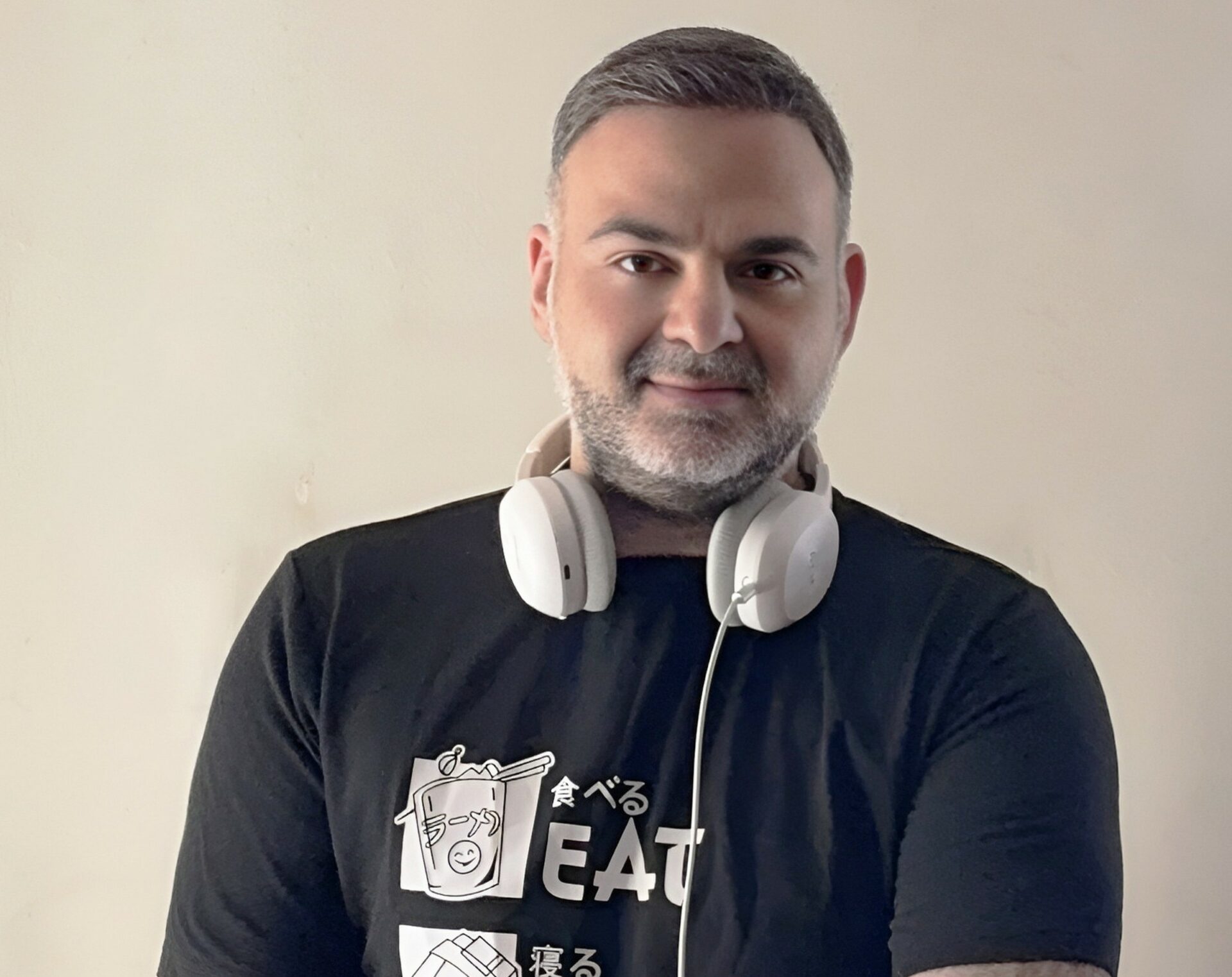 Tasos P. : «Γέφυρα που ενώνει συναισθήματα και εμπειρίες»