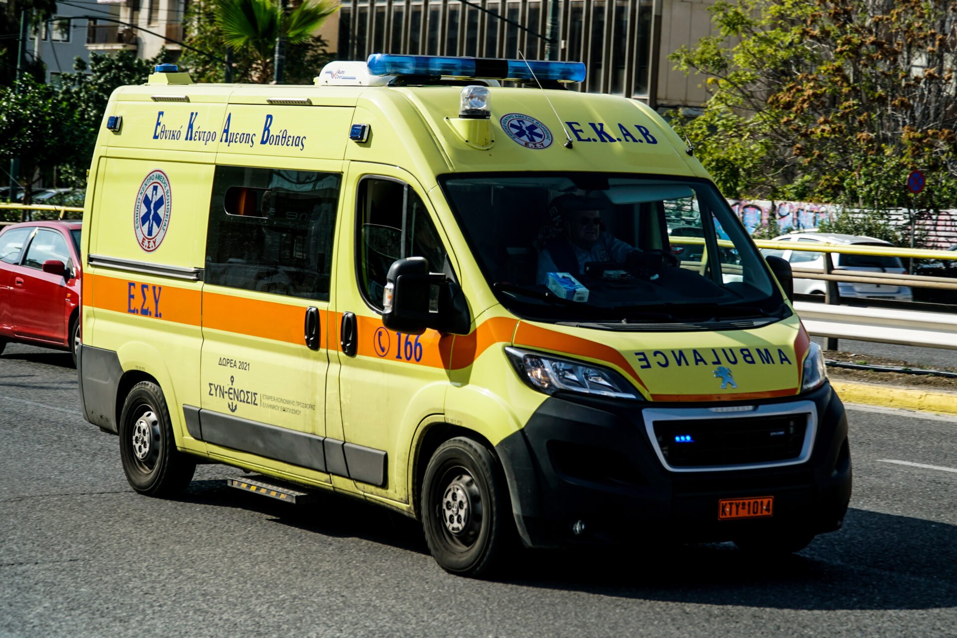 Σφοδρή σύγκρουση δύο ΙΧ στην Εγνατία Οδό – Στο νοσοκομείο ο ένας οδηγός με τραύματα στο κεφάλι