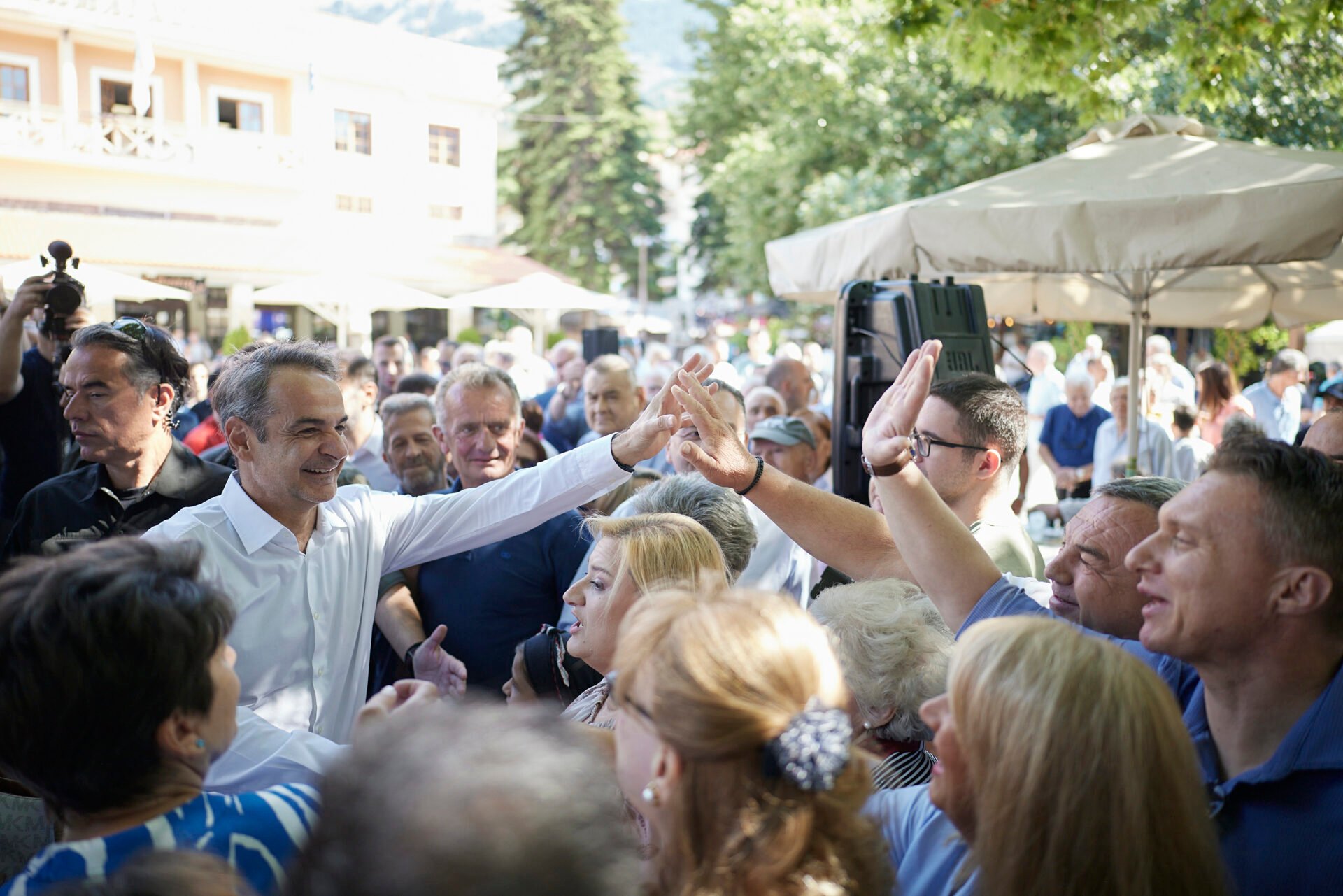 Κίνητρα και ανθρώπους θέλει η επαρχία