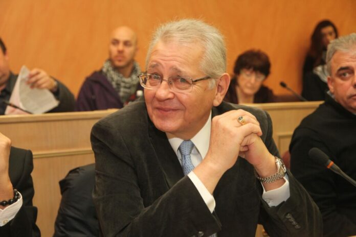 Ένας σπουδαίος δημοσιογράφος αφήνει πίσω του μια πλούσια κληρονομιά.