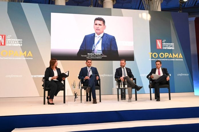 Αθανάσιος Βλαχόπουλος, Γενικός Διευθυντής, Head of Large Corporate and Wholesale Products, Τράπεζα Πειραιώς Πάνος Ξενοκώστας, Πρόεδρος και Διευθύνων Σύμβουλος, Όμιλος ONEX Shipyards & Technologies S.A. Βασίλης Τσάιτας, Γενικός Διευθυντής Οικονομικών, HELLENiQ ENERGY