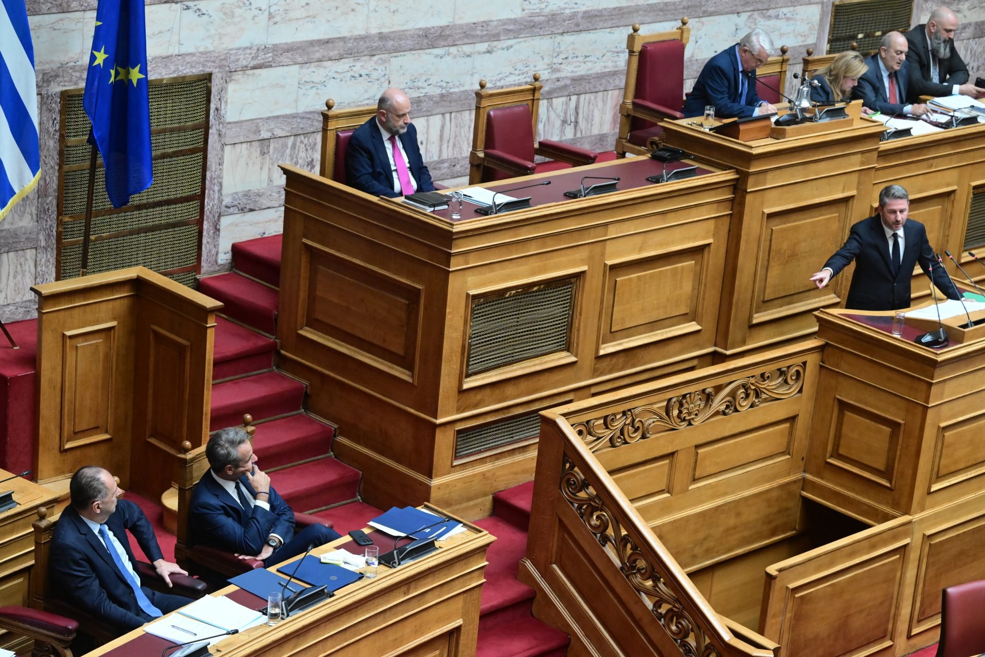Δημοσκόπηση MRB: Στο 28% η ΝΔ και στο 13,8% το ΠΑΣΟΚ στην αναγωγή – Πώς βλέπουν οι πολίτες ένα «κόμμα Καρυστιανού»