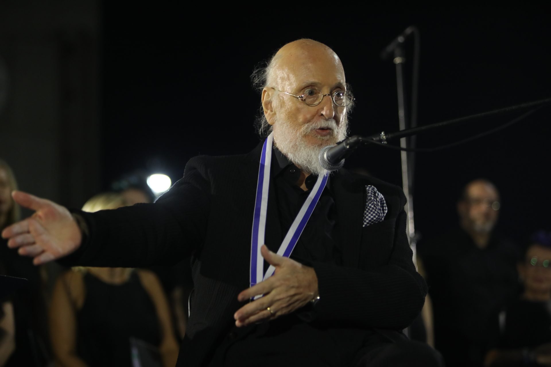 Πέθανε ο Διονύσης Σαββόπουλος