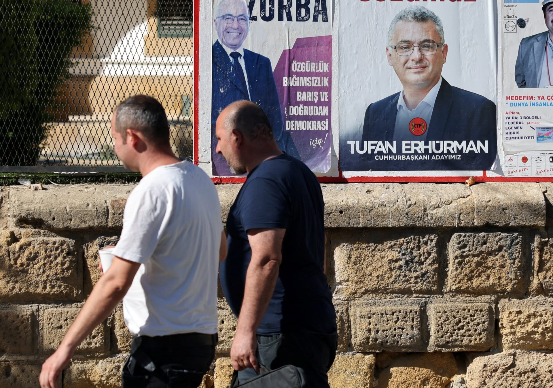 «Εκλογές» στα Κατεχόμενα: Ισχυρό προβάδισμα Ερχιουρμάν έναντι του Τατάρ – Τι σημαίνει για το Κυπριακό