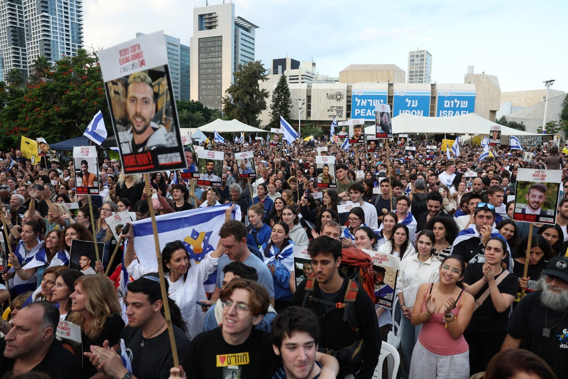 Γάζα: Σε εξέλιξη η διαδικασία απελευθέρωσης Ισραηλινών ομήρων – Επτά έχουν ήδη παραδοθεί στον Ερυθρό Σταυρό