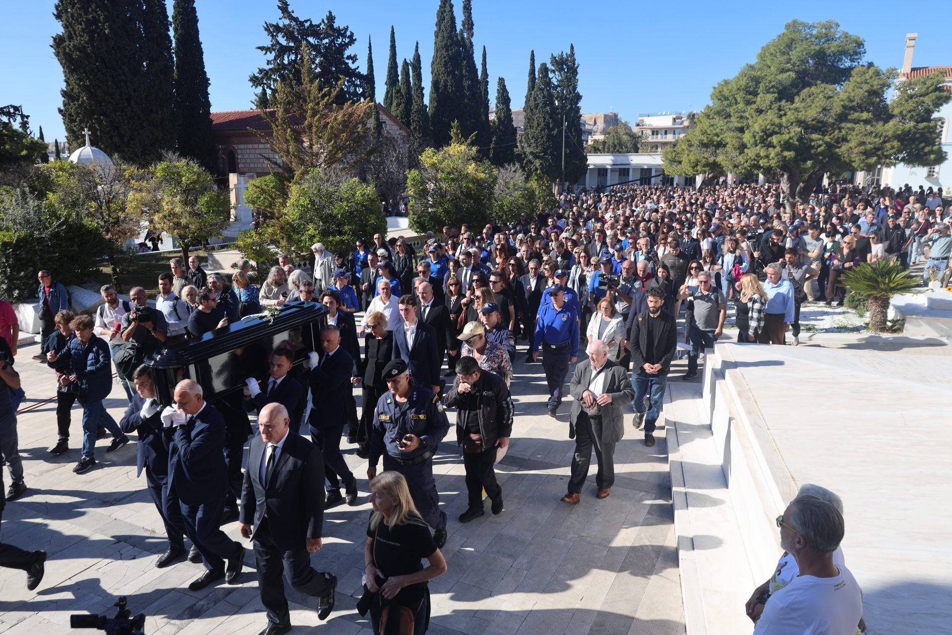 Στον «ουρανό της μουσικής του» ο Διονύσης Σαββόπουλος – Οι συγκινητικοί επικήδειοι του αποχαιρετισμού