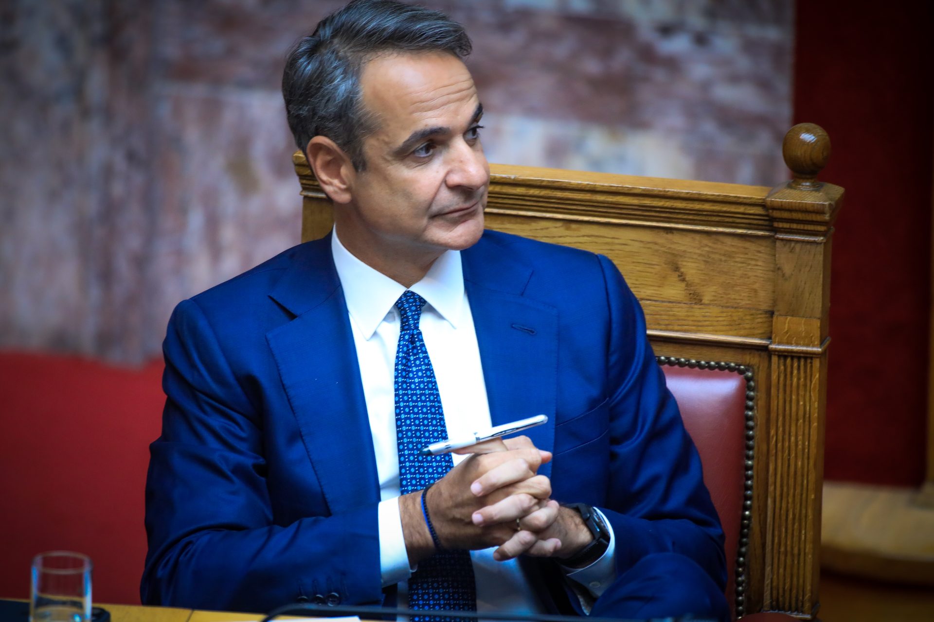 Καμπάνες για τον πρωθυπουργό