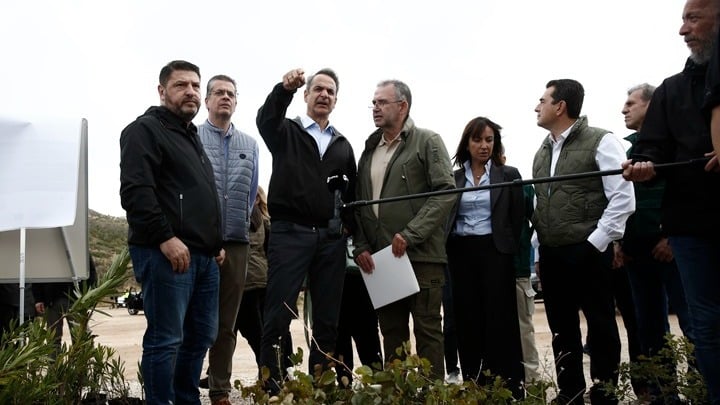 Στην Πεντέλη ο Κυριάκος Μητσοτάκης: «Φυτεύουμε ξανά το βουνό – Πάνω από ένα εκατομμύριο δενδράκια μέχρι την άνοιξη»