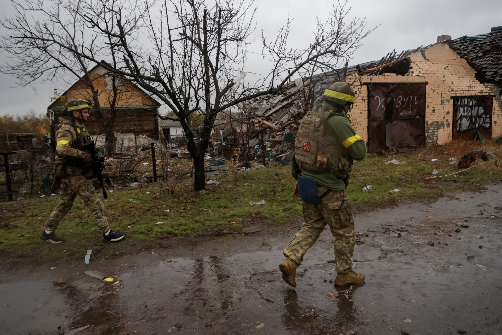 Οι ρωσικές ομάδες που εμφανίζονται από το πουθενά και προκαλούν χάος στις ουκρανικές δυνάμεις