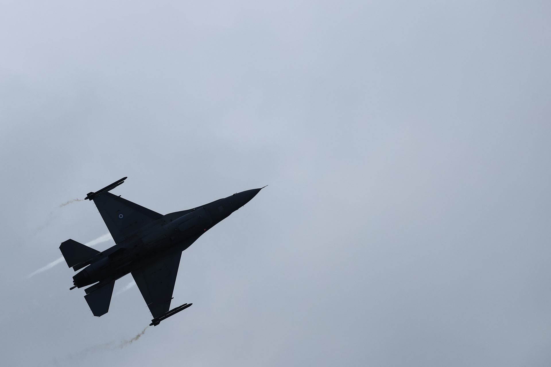28η Οκτωβρίου: Το μήνυμα του πιλότου του F-16 από τον ουρανό της Θεσσαλονίκης (βίντεο)