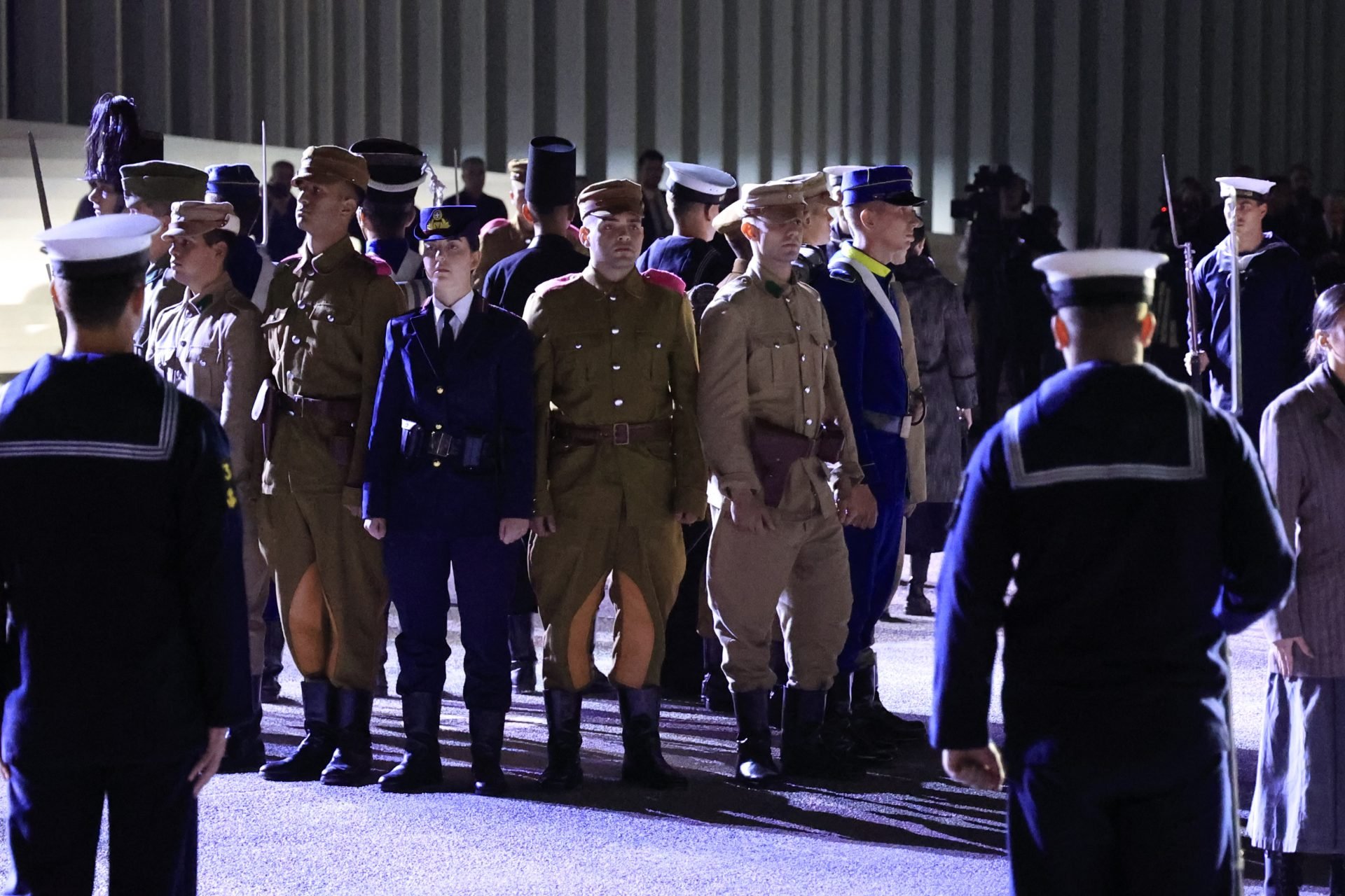 Πεντάγωνο: Τα δύο τραγούδια του Διονύση Σαββόπουλου που «ακούστηκαν» στα αποκαλυπτήρια της νέας πρόσοψης
