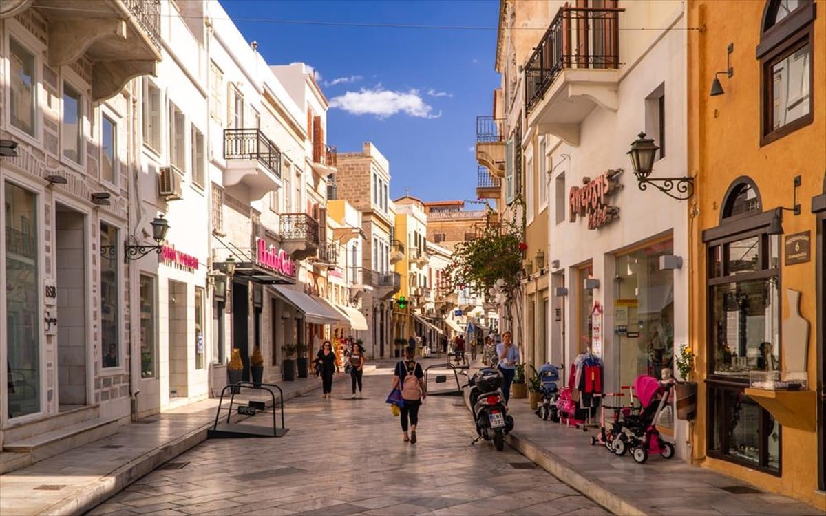 Όλη η Μεσόγειος στη Σύρο: Γαστρονομία και νησιώτικη ζωή σε ένα διήμερο