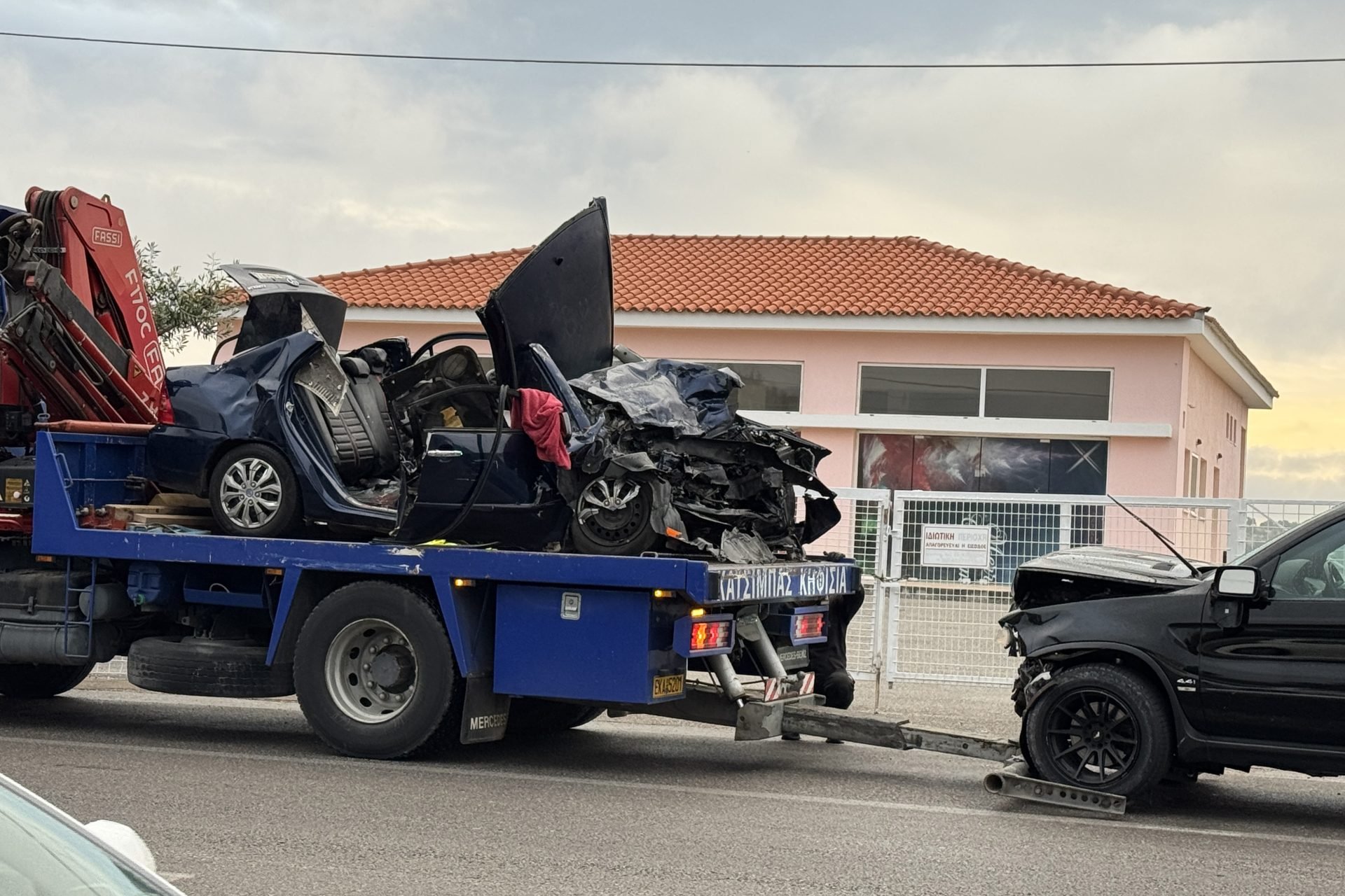 Σφοδρή σύγκρουση στον παράδρομο της Αθηνών-Λαμίας στις Αφίδνες – Δύο νεκροί