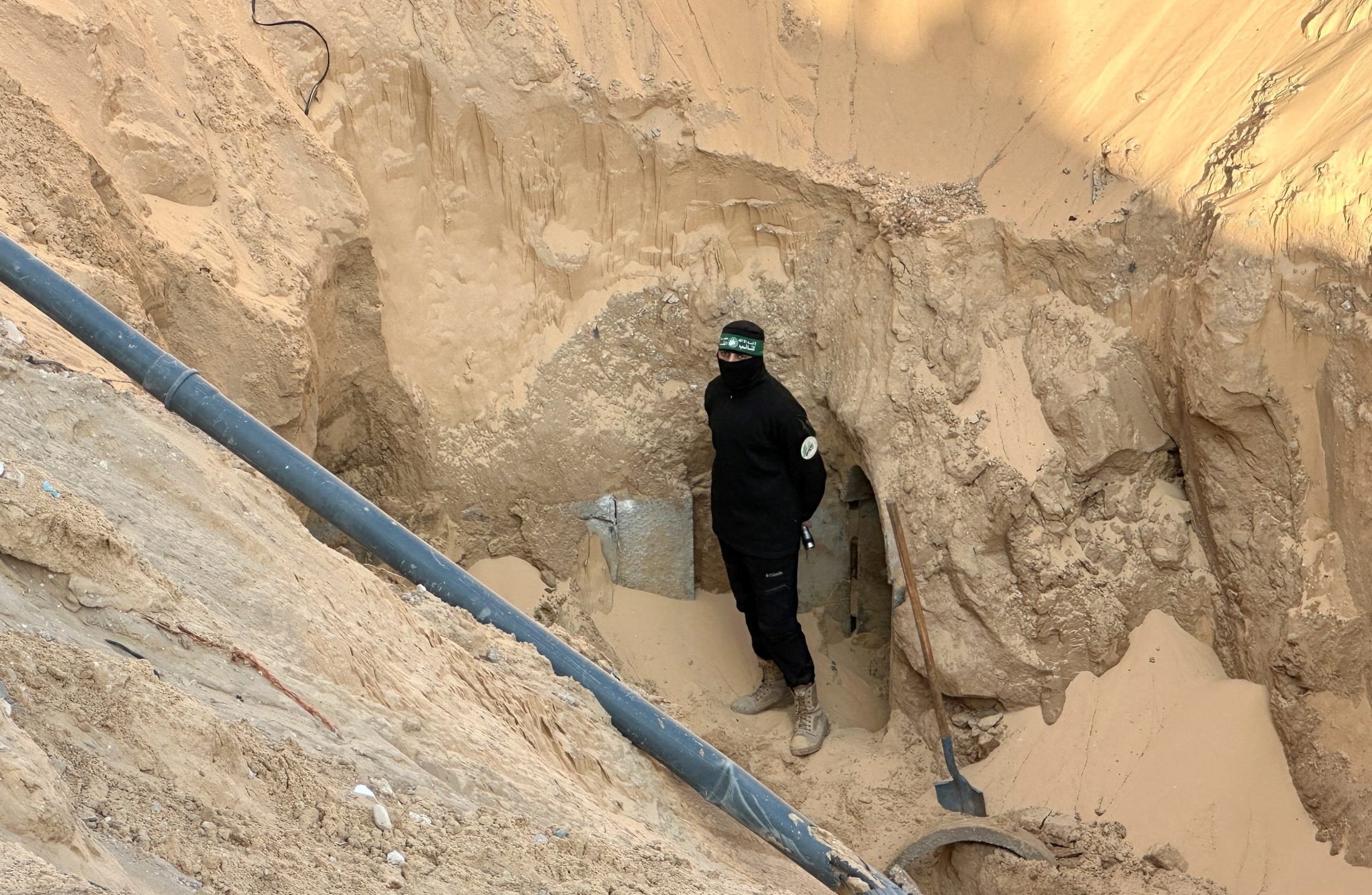 Γάζα: Το «θέατρο» της Χαμάς με την εκταφή ομήρου που οδήγησε στην ανάφλεξη