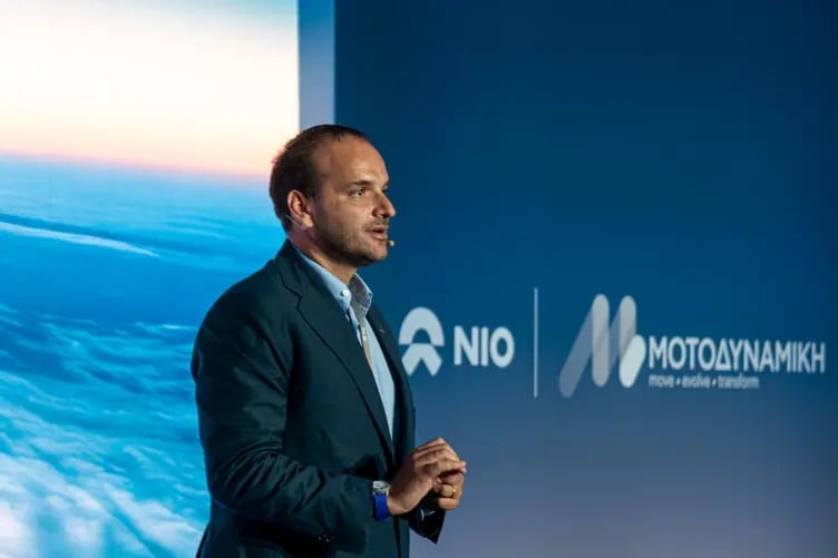 Ο λάτρης των super-cars που θέλει να… προσπεράσει τις προκλή