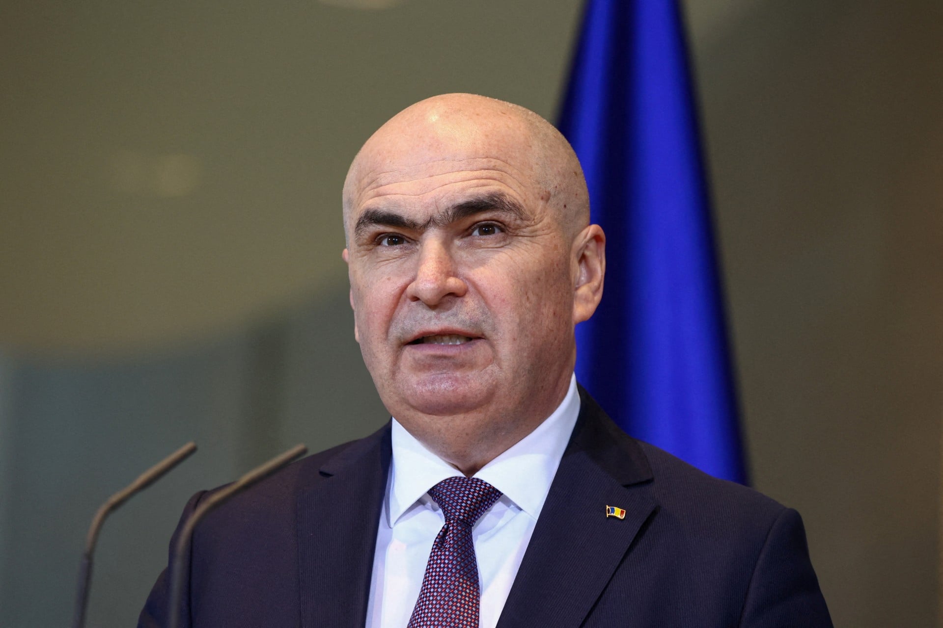 Ρουμανία: Ο πρωθυπουργός Μπολογιάν θα ηγηθεί κυβέρνηση μειοψηφίας μετά την αποχώρηση των Σοσιαλδημοκρατών