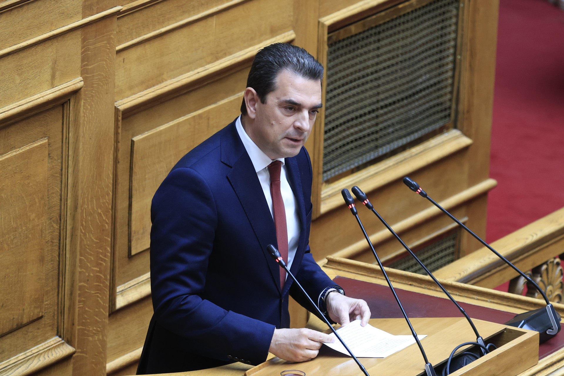 Αρση της ασυλίας του ζήτησε ο Κ. Σκρέκας: Μονόδρομος η πλήρης και σε βάθος διερεύνηση της υπόθεσης