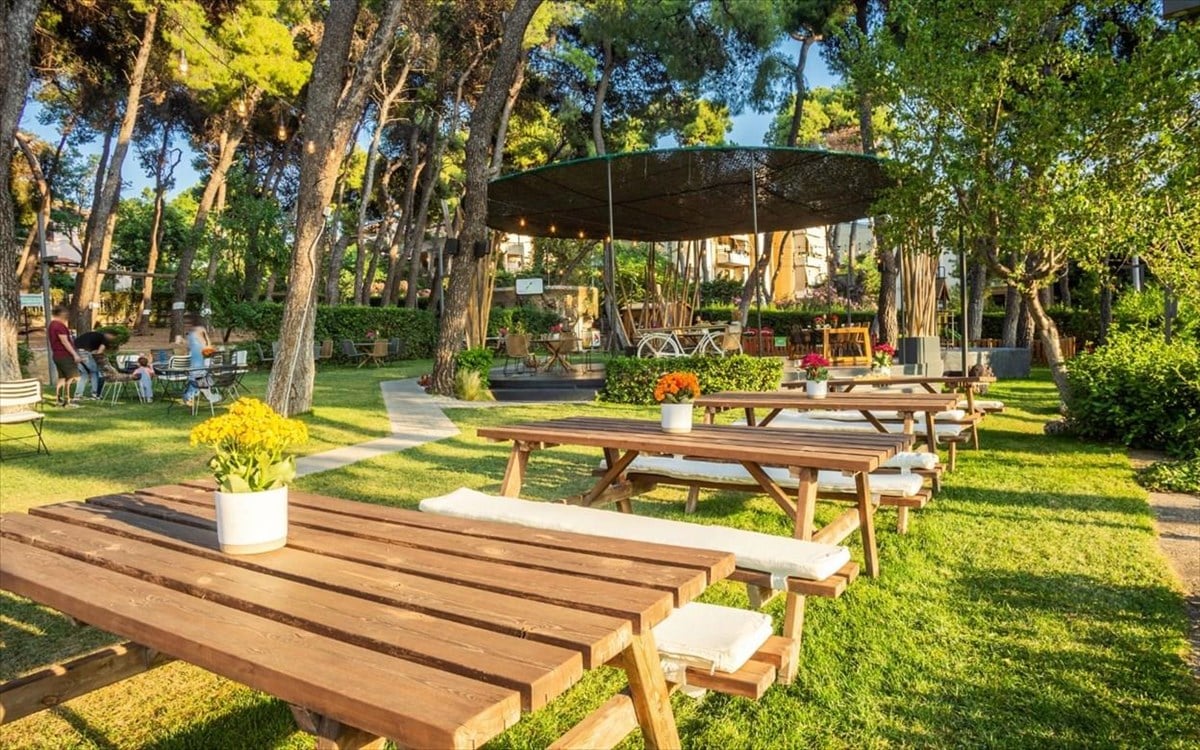 Το πιο πράσινο summer spot στα βόρεια της Αθήνας άνοιξε ξανά