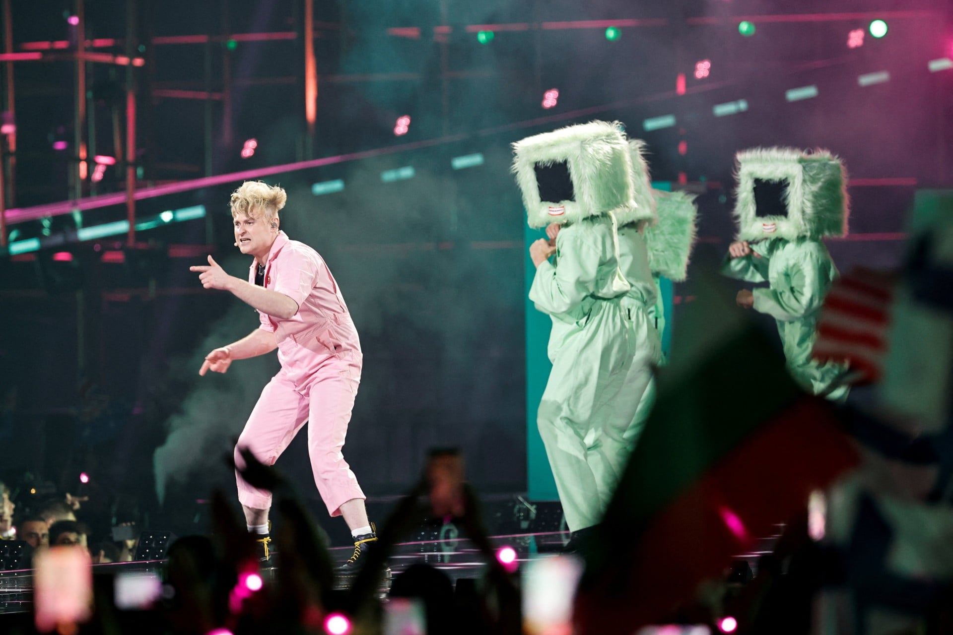 Eurovision: Γιατί η Βρετανία καταλήγει πάντα στον πάτο; Το BBC εξηγεί την «κατάρα»