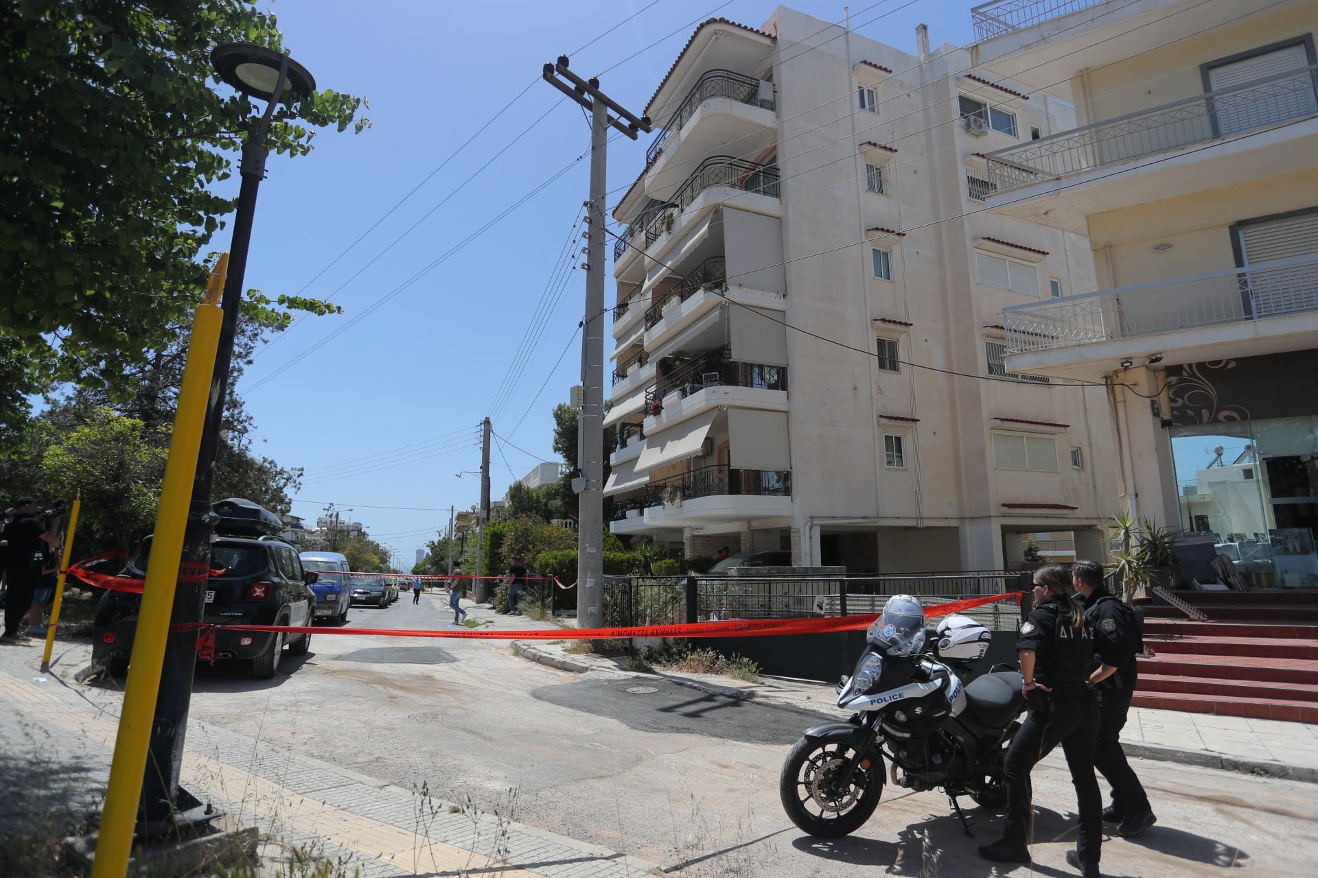 Ηλιούπολη: Σε κρίσιμη κατάσταση η 17χρονη – Επείγουσα οδηγία προς τις υπηρεσίες ψυχικής Υγείας εφήβων σε όλη τη χώρα