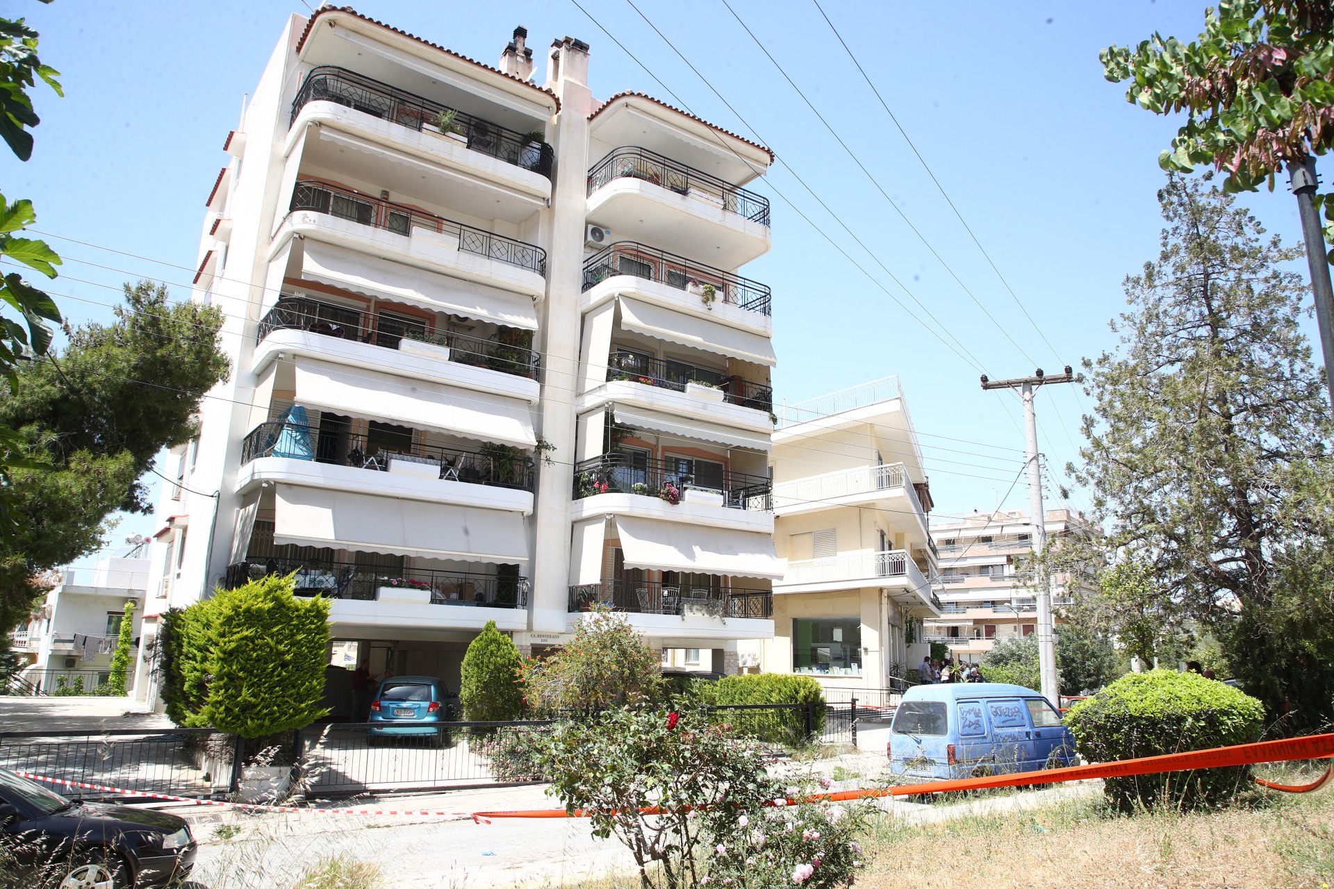 Ηλιούπολη: Δύο 17χρονες έπεσαν από ταράτσα – Νεκρή η μία, σοβαρά τραυματισμένη η δεύτερη