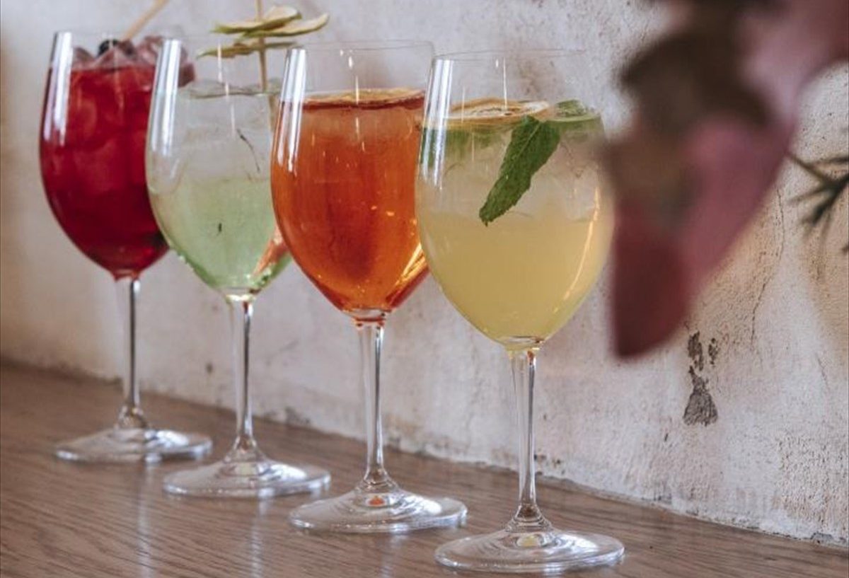 Το VIBO Piraeus παρουσιάζει τη νέα cocktail ταυτότητά του με ένα μεγάλο party