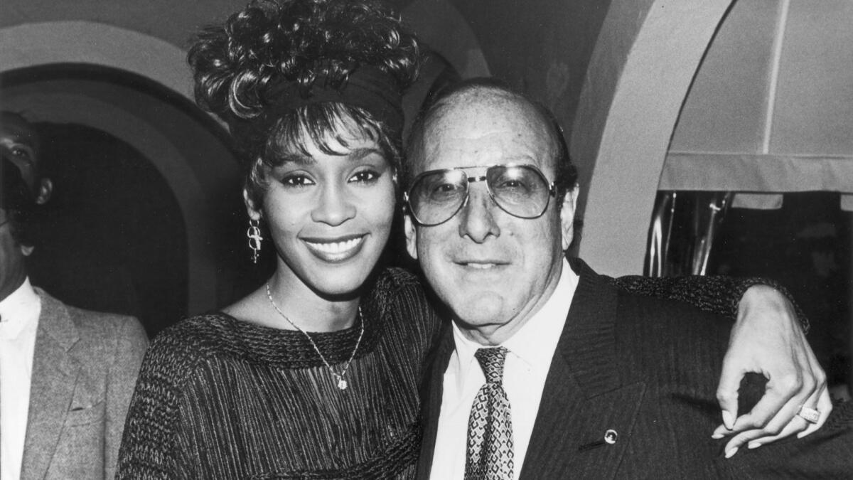 Clive Davis: Πέθανε ο θρύλος της μουσικής βιομηχανίας