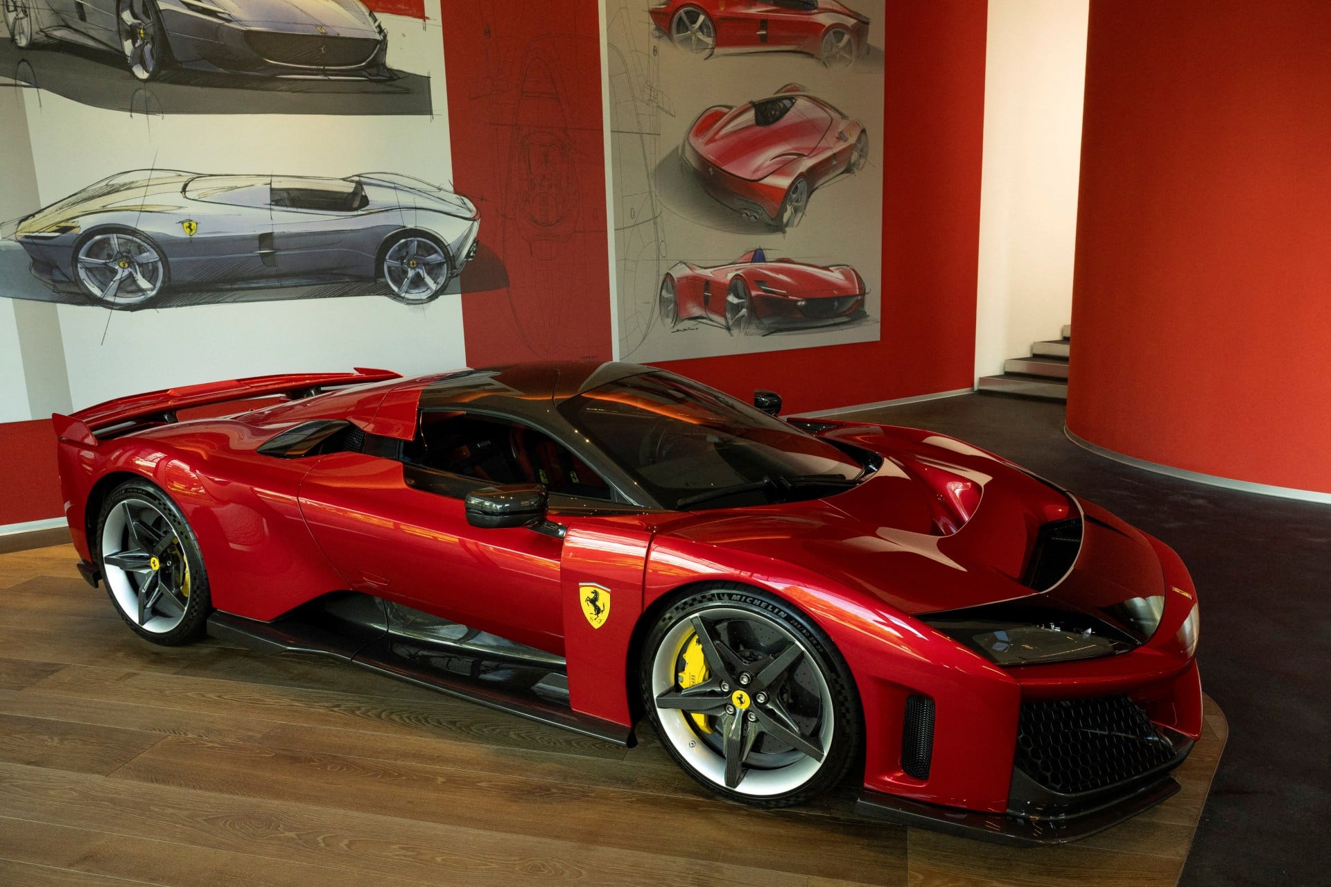 Ferrari: Μετά τη θύελλα αντιδράσεων για το ηλεκτρικό Luce EV, ο Ντι Σιλβέστρε διορίστηκε νέος επικεφαλής μάρκετινγκ