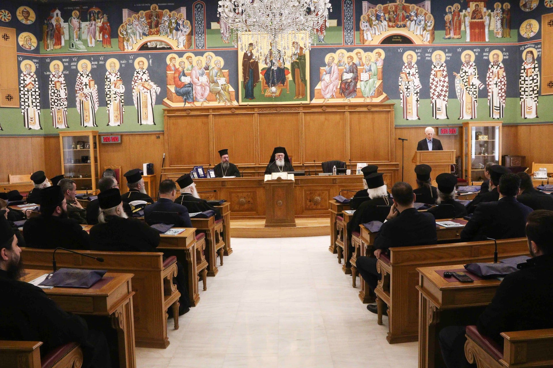 Μισθοδοσία Αρχιερέων: Οι εξηγήσεις της Ιεράς Συνόδου μετά τις αντιδράσεις για τις αυξήσεις