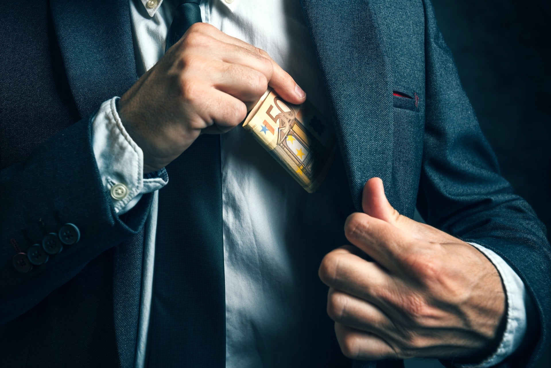 Το κύκλωμα στις πολεοδομίες και οι πολιτικές σκιές: Από τα κ