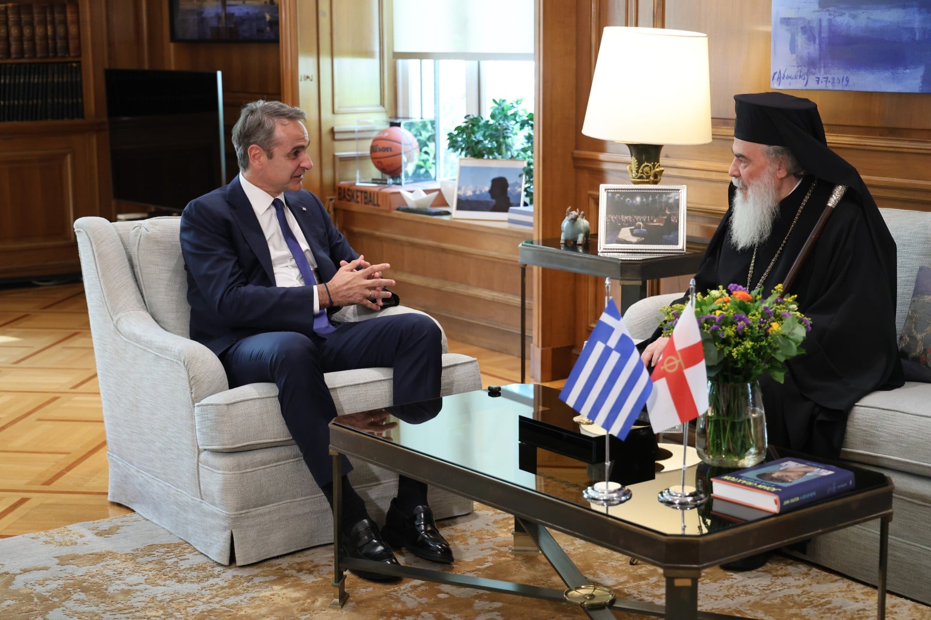 Συνάντηση Μητσοτάκη-Πατριάρχη Ιεροσολύμων: Στο επίκεντρο η δ