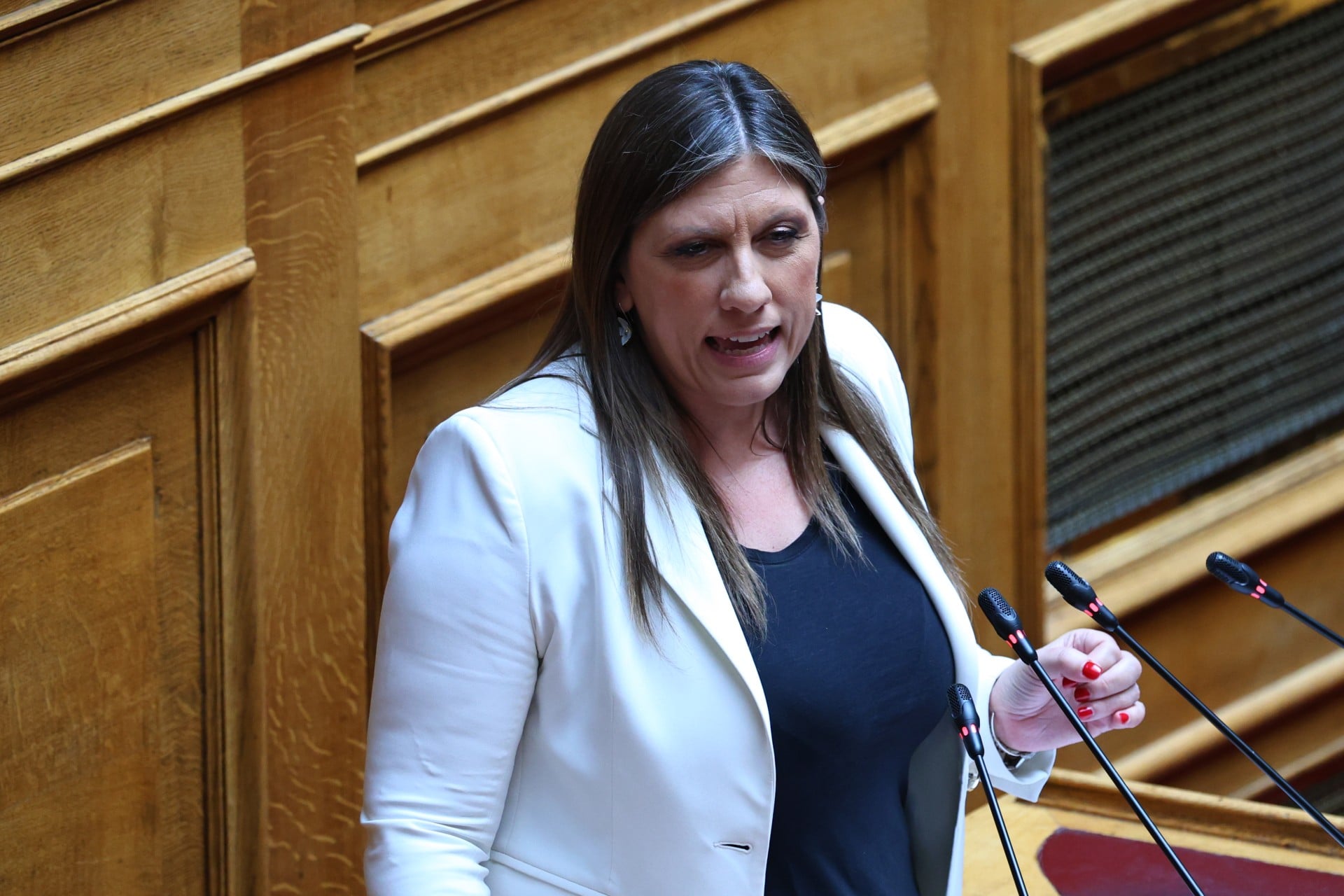 Ζ. Κωνσταντοπούλου: Ο λαός είναι εκείνος που θα απ
