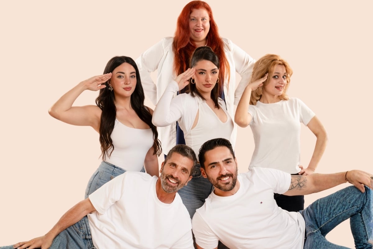 «Πετάει Πετάει», σε σκηνοθεσία Βάσιας Παναγοπούλου, στο θέατ