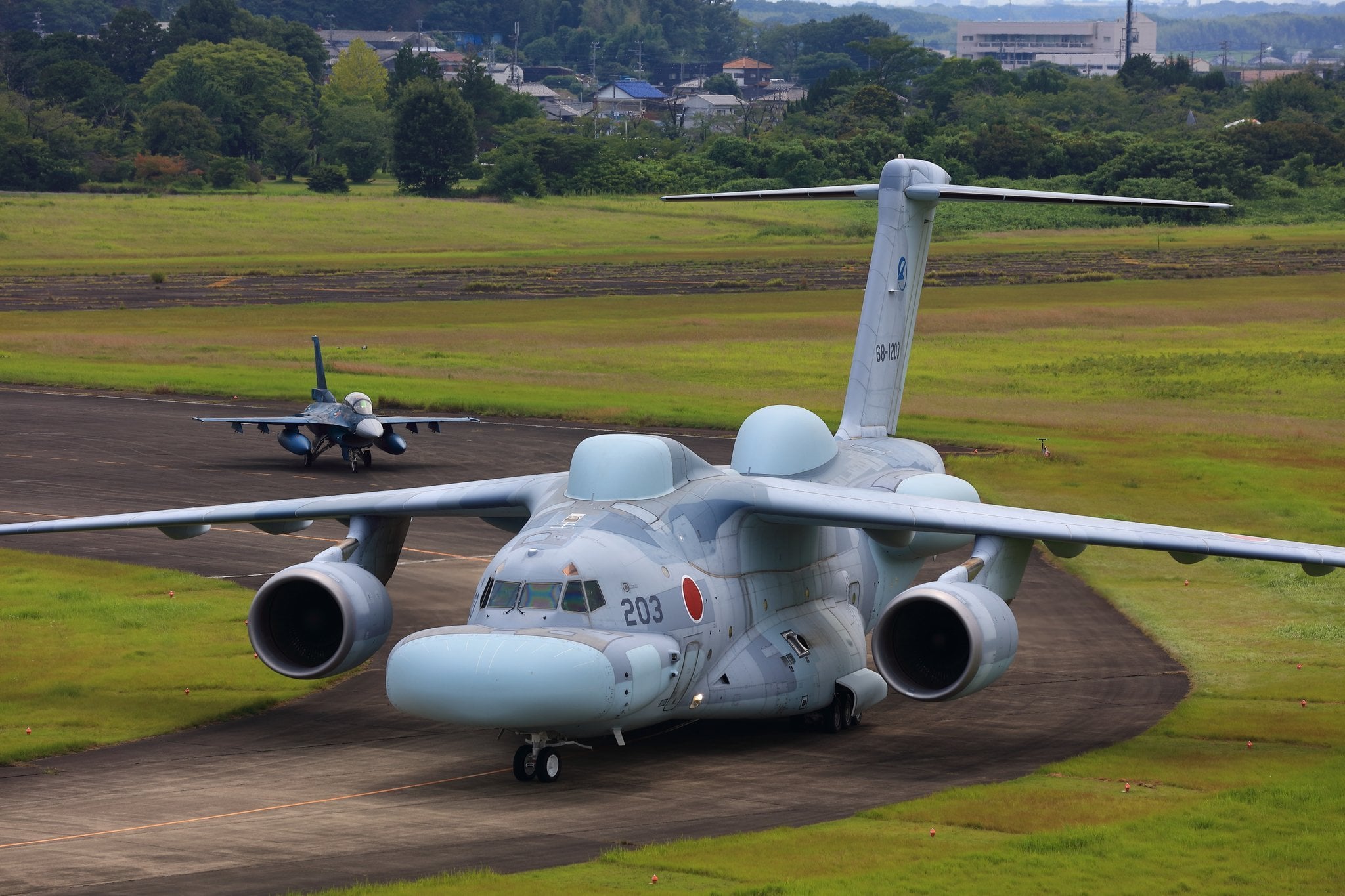 Kawasaki EC-2: Το ασχημότερο στρατιωτικό αεροσκάφος που καταστρέφει εχθρικά ραντάρ χωρίς να εκτοξεύει πυραύλους