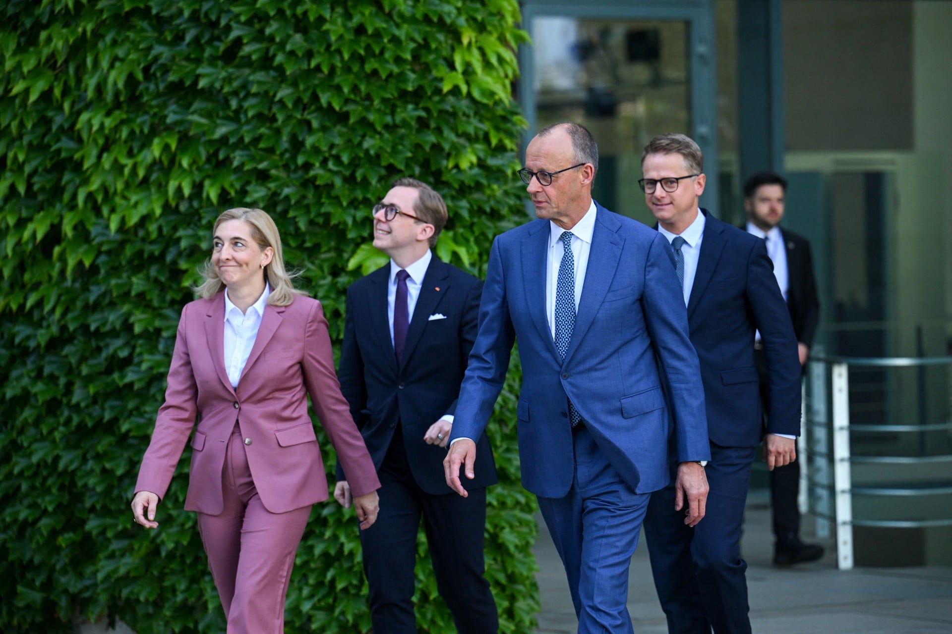 Γερμανία: Σε ανασχηματισμό προχώρησε ο Φρίντριχ Μερτς – Η παραίτηση που έφερε τις αλλαγές