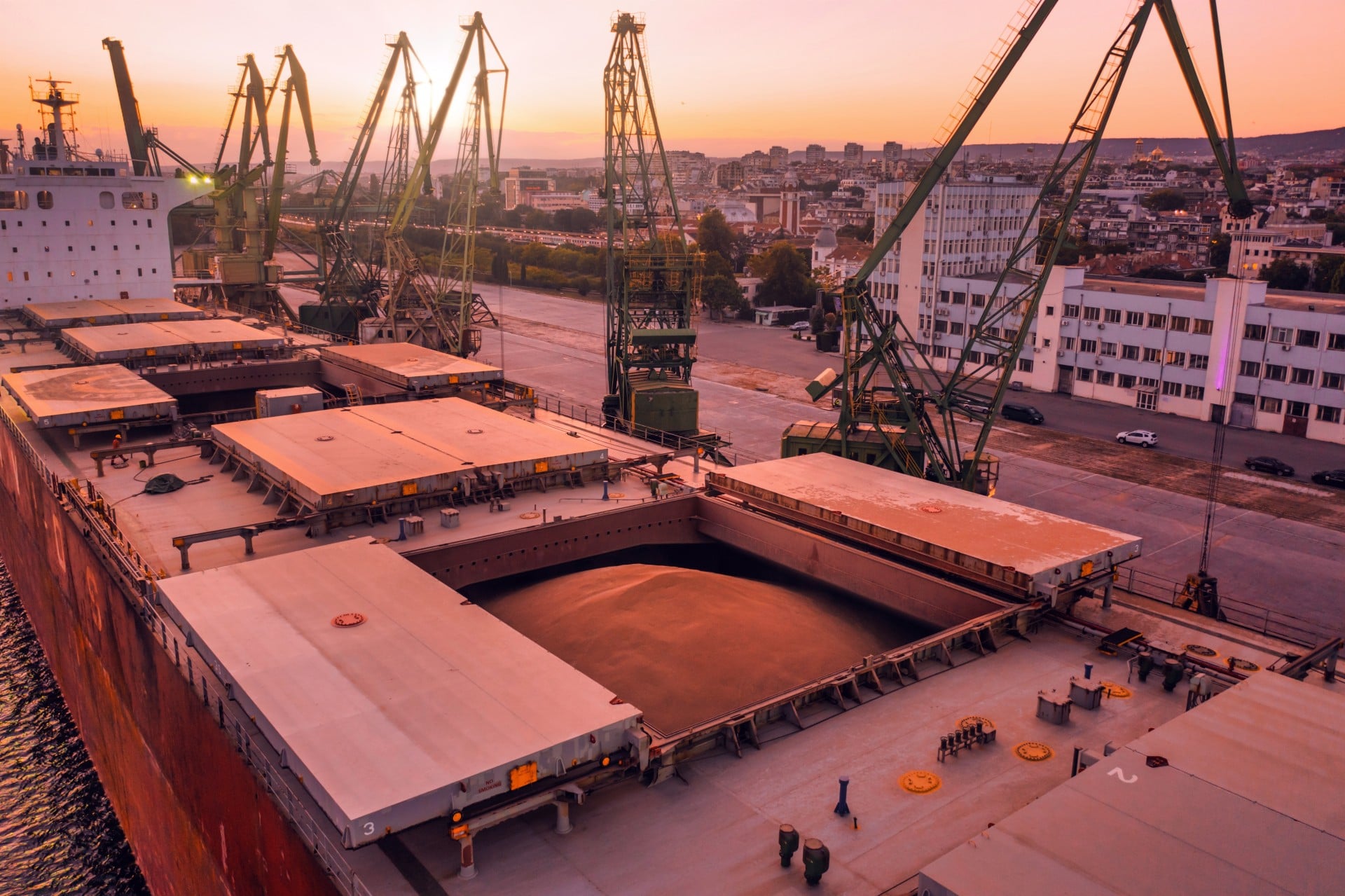 Βελτιώνονται οι προοπτικές στα bulk carriers