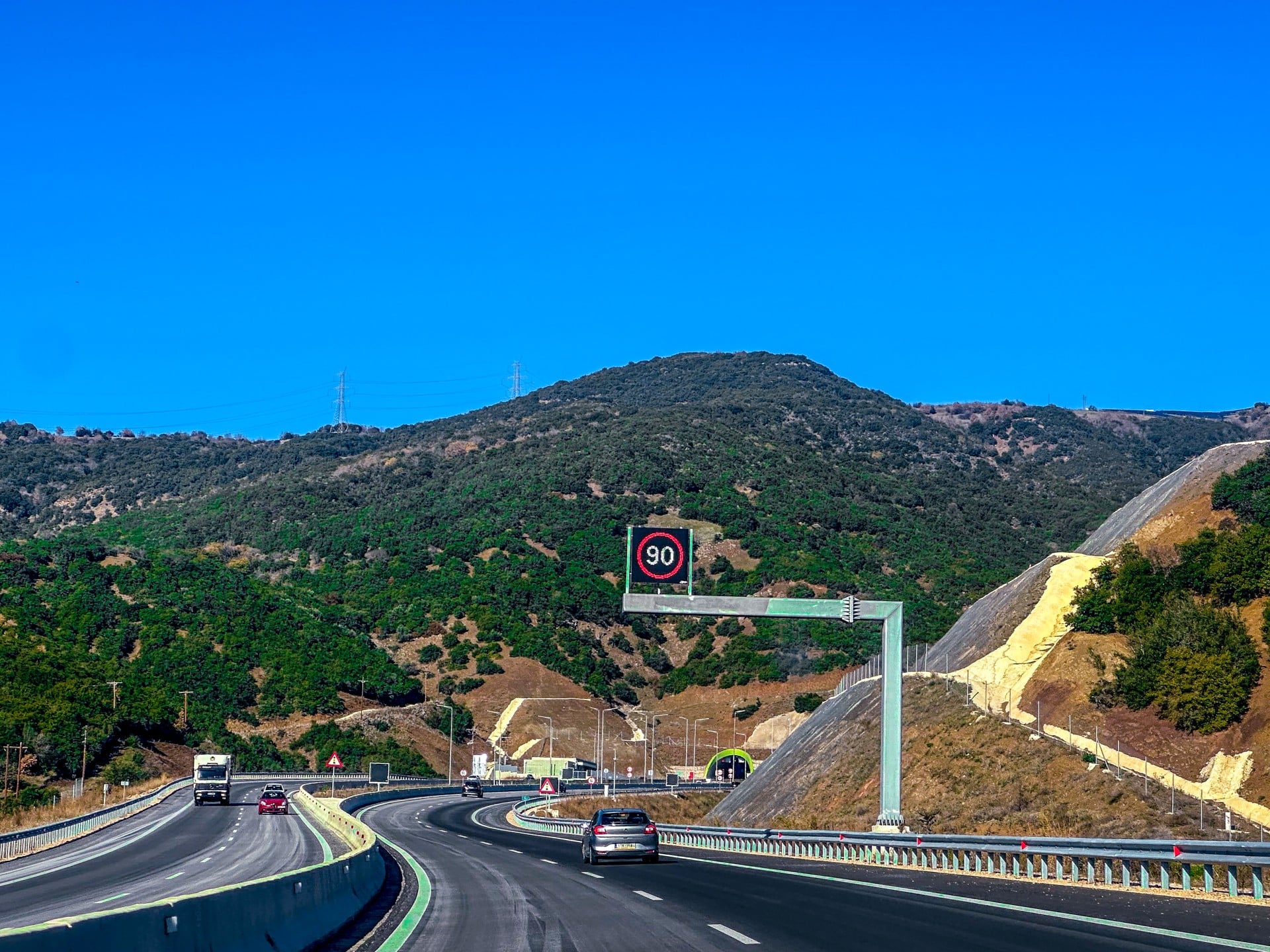 Παραδίδεται στην κυκλοφορία το τελευταίο τμήμα του Ε65