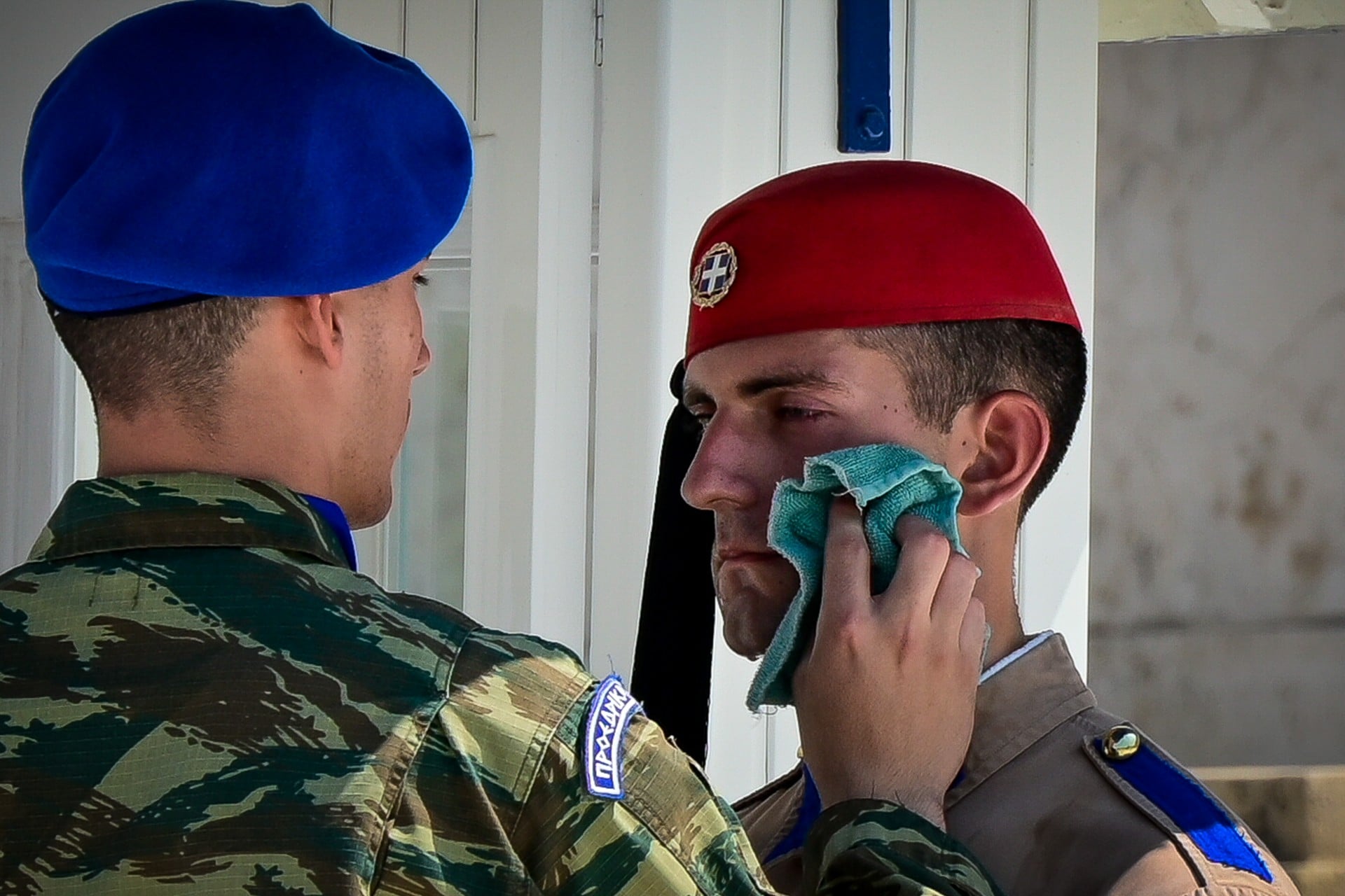 Εύζωνας στον καύσωνα