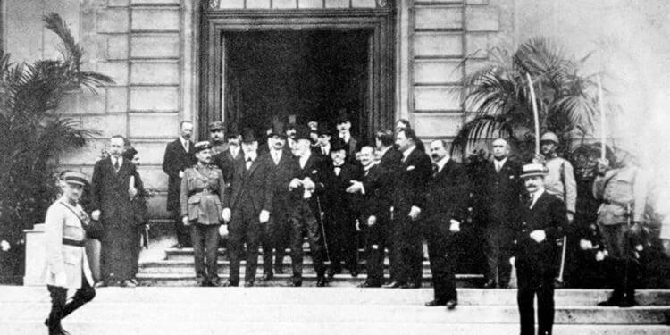 Συνθήκη της Λοζάνης: Η νομική επικύρωση της έξωσης Ποντίων και Μικρασιατών – Το καθεστώς της Κωνσταντινούπολης